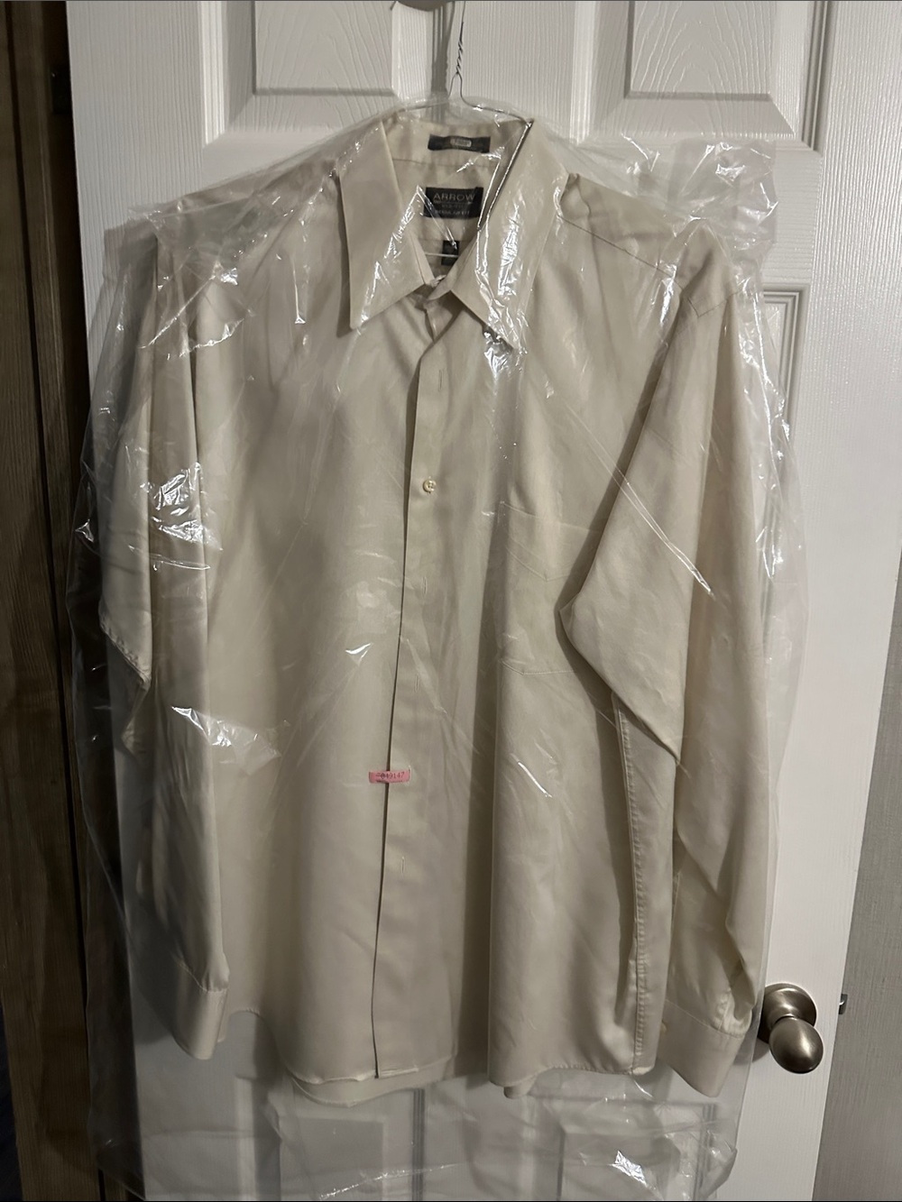 Arrow Men’s Dress Shirt in Beige/Cream